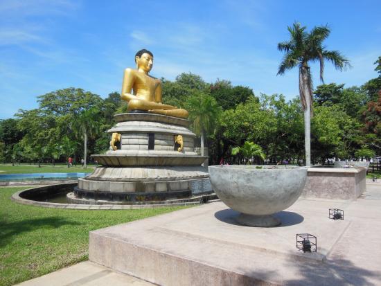 Viharamahadevi Park