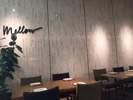 Mellow Restaurant & Bar