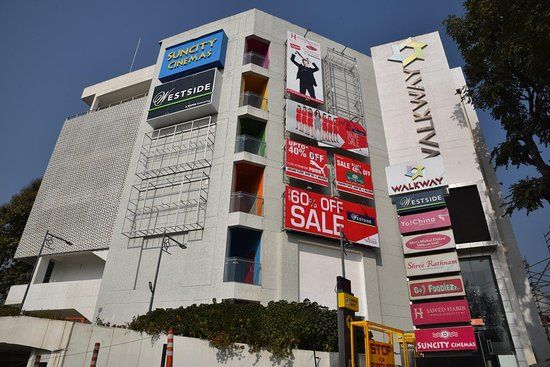 Walkway Mall
