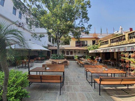 Melrose Restaurant & Bar