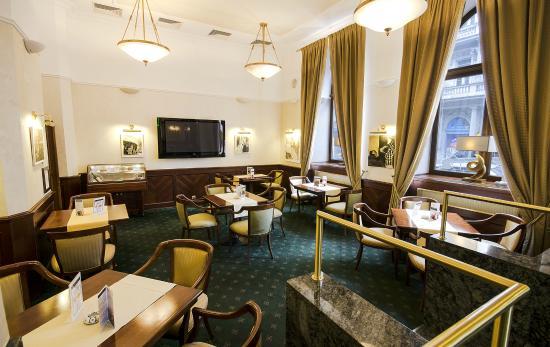 V-Cafe Bar & Restaurant