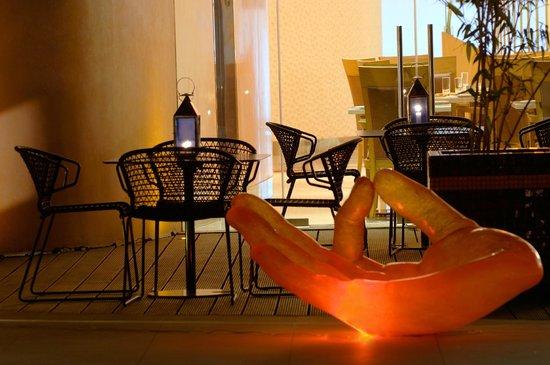 Aqua - Al Fresco Poolside Restaurant