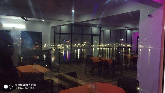 The Lake Cafe