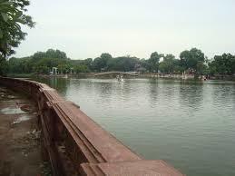Lake Thu Le