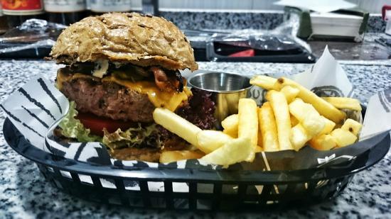 PIPES Burger Joint