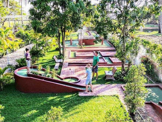 Angkor Wat Putt