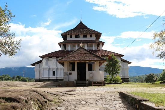 Lankatilaka Temple