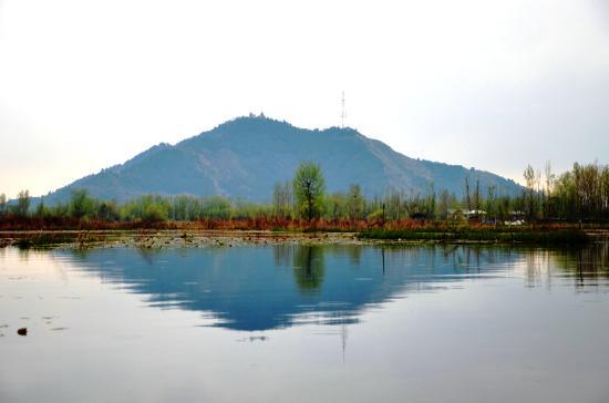 Nigeen Lake
