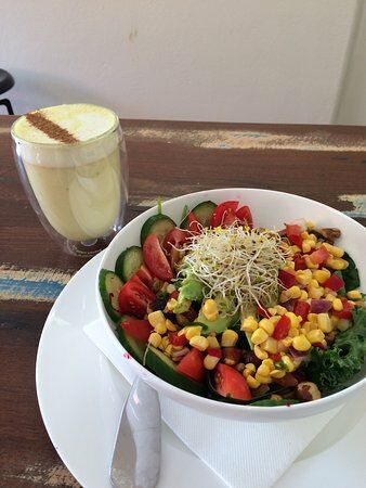 Raw + More Cafe